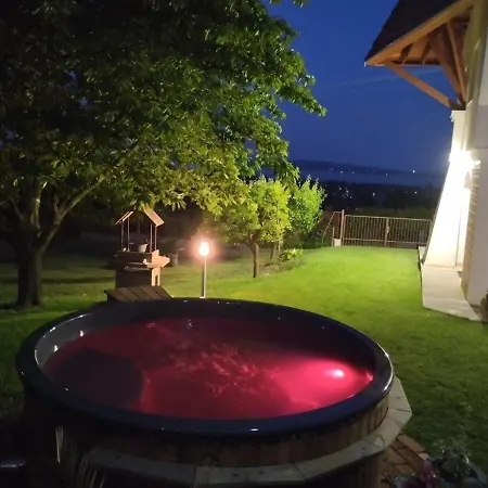 Holiday home Ezuesthid Vendeghaz Vonyarcvashegy