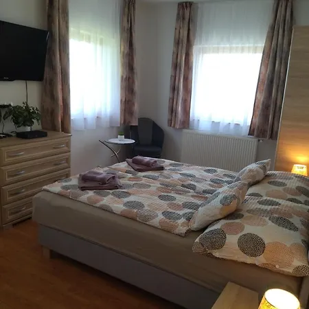 Сasa de vacaciones Ezüsthíd Vonyarcvashegy