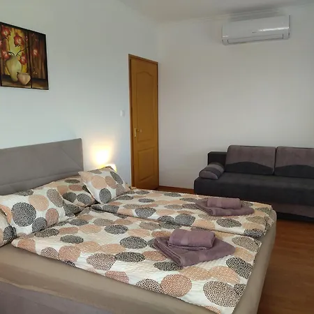 Holiday home Ezuesthid Vendeghaz *