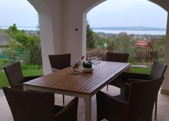 Ezuesthid Vendeghaz *