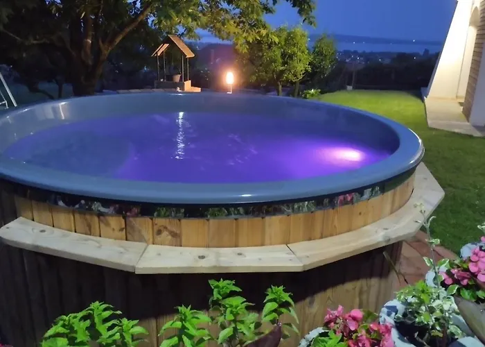 Ezuesthid Vendeghaz בית נופש *