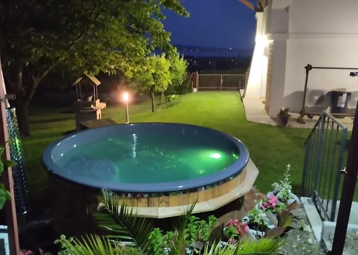 בית נופש Ezuesthid Vendeghaz *