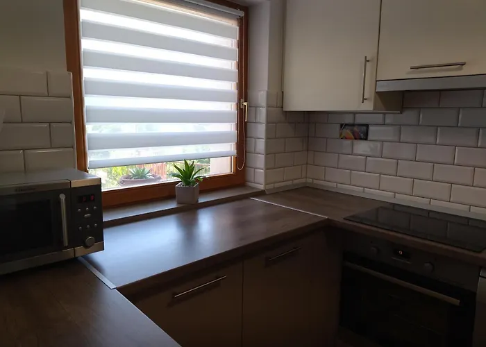 Ezuesthid Vendeghaz * פוניארצוושהג'