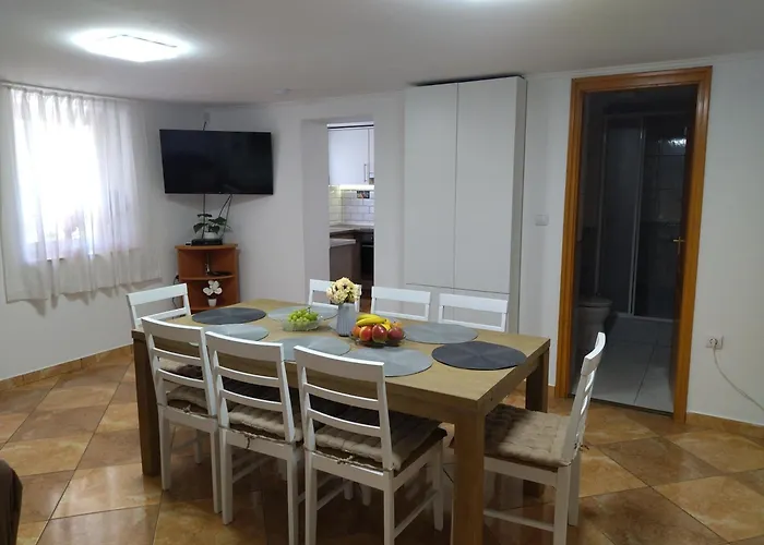 בית נופש Ezuesthid Vendeghaz